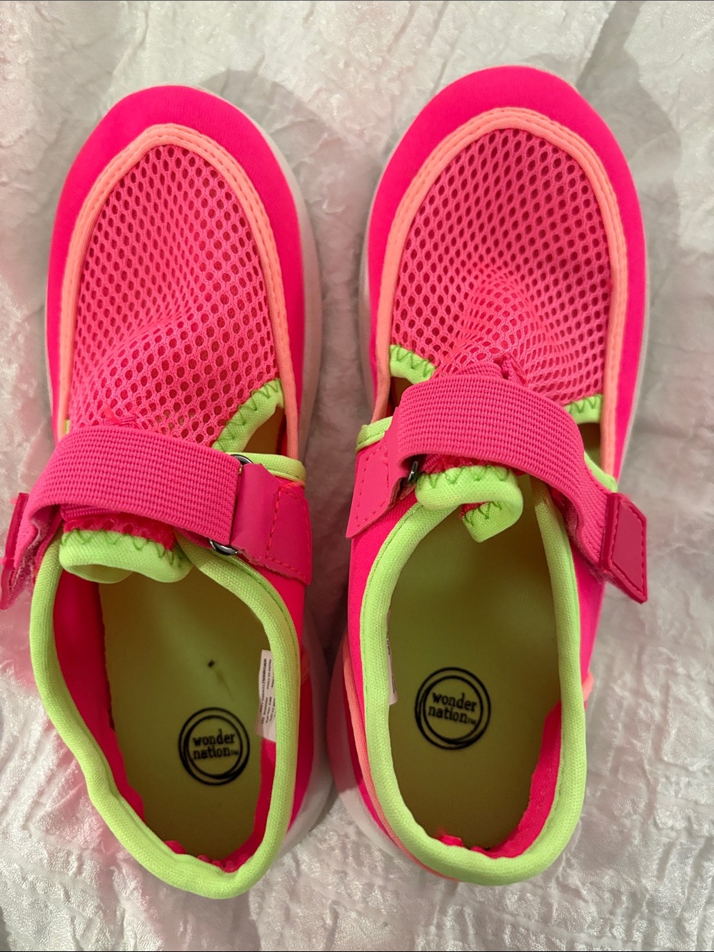 Wonder nation Hot Pink Mesh water shoes
